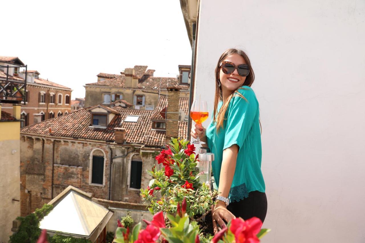 Elegant Terrace Apartment Near Piazza San Marco Last Floor No Lift Venedig Eksteriør billede