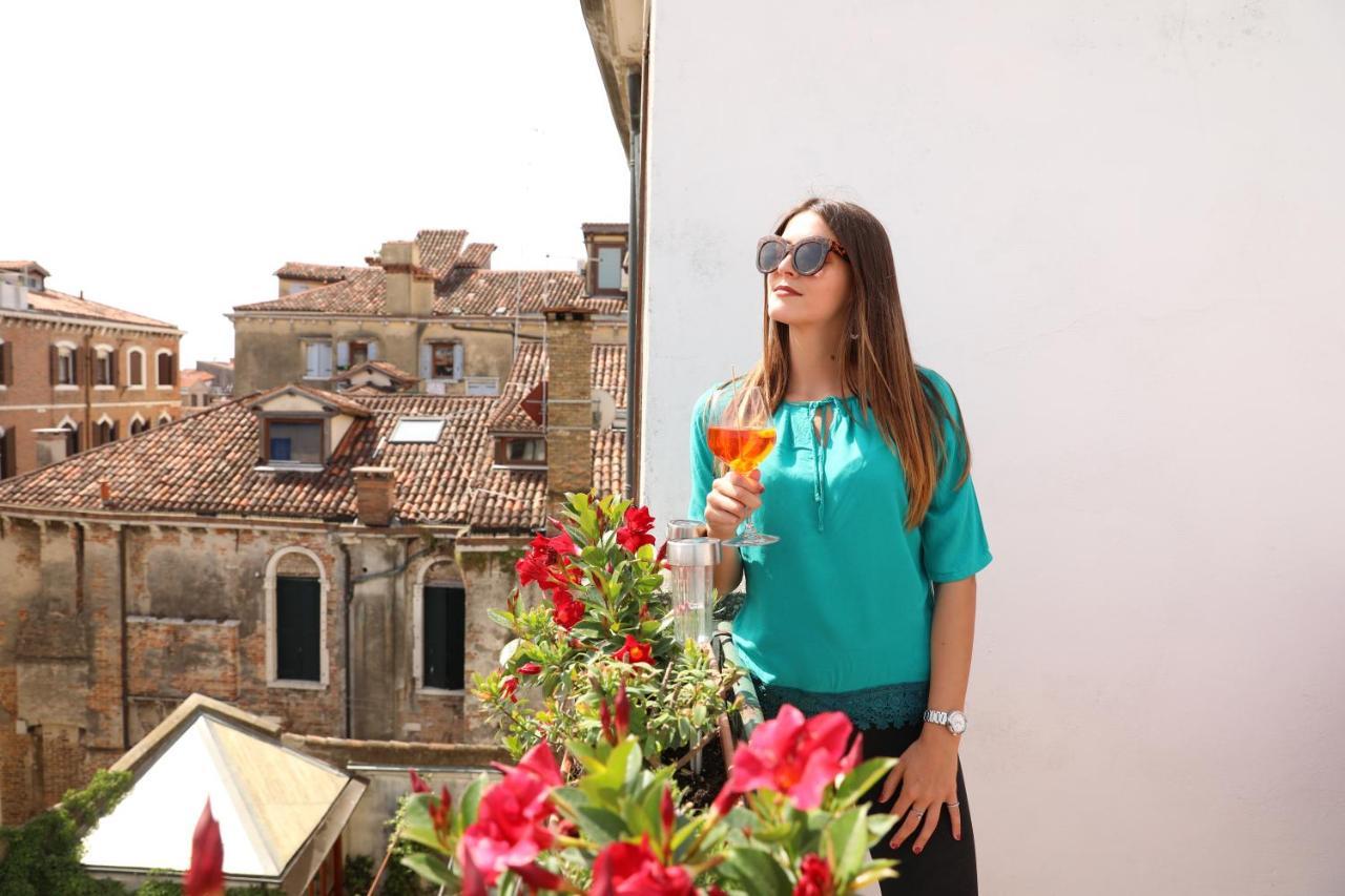 Elegant Terrace Apartment Near Piazza San Marco Last Floor No Lift Venedig Eksteriør billede