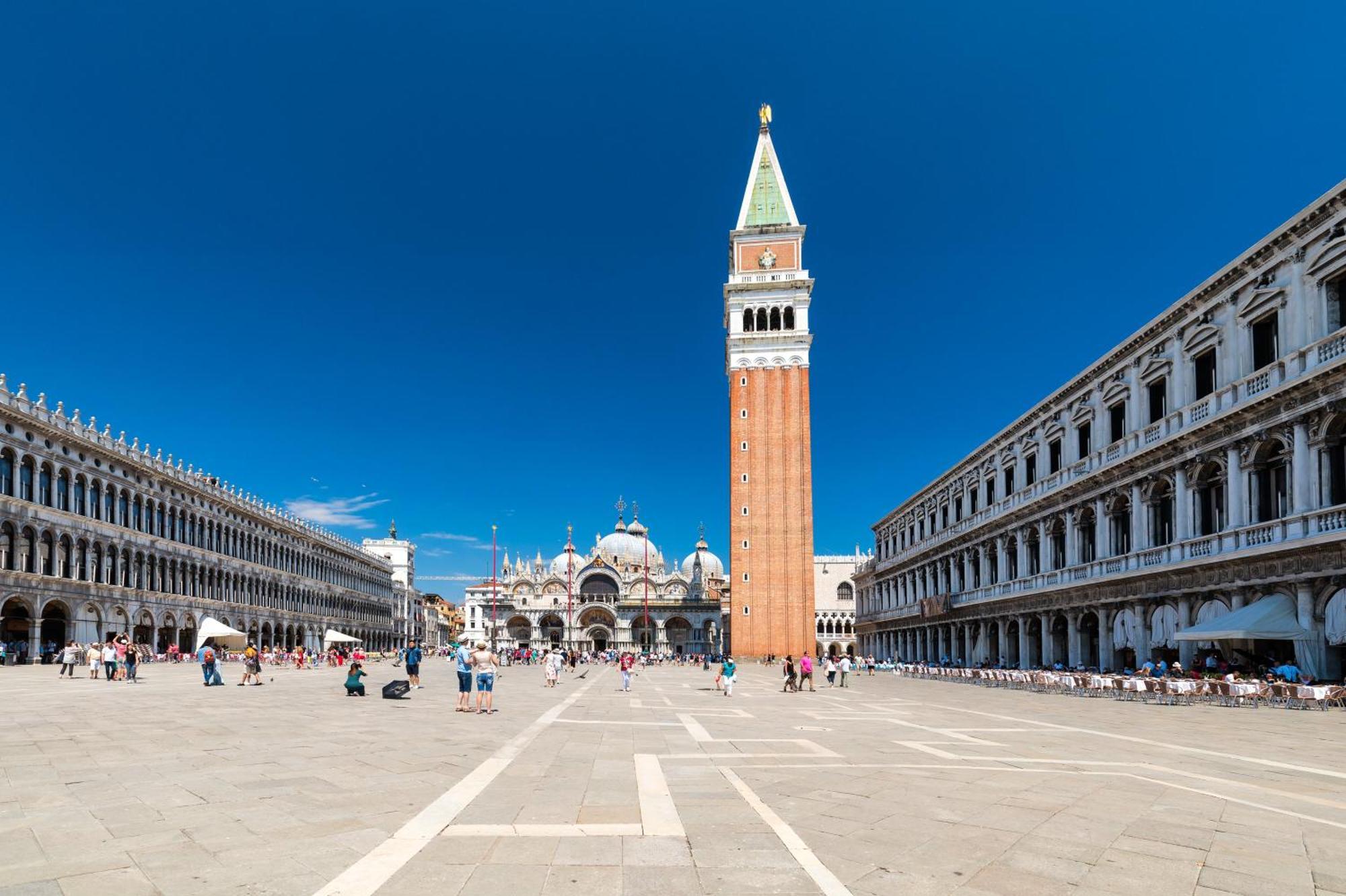 Elegant Terrace Apartment Near Piazza San Marco Last Floor No Lift Venedig Eksteriør billede