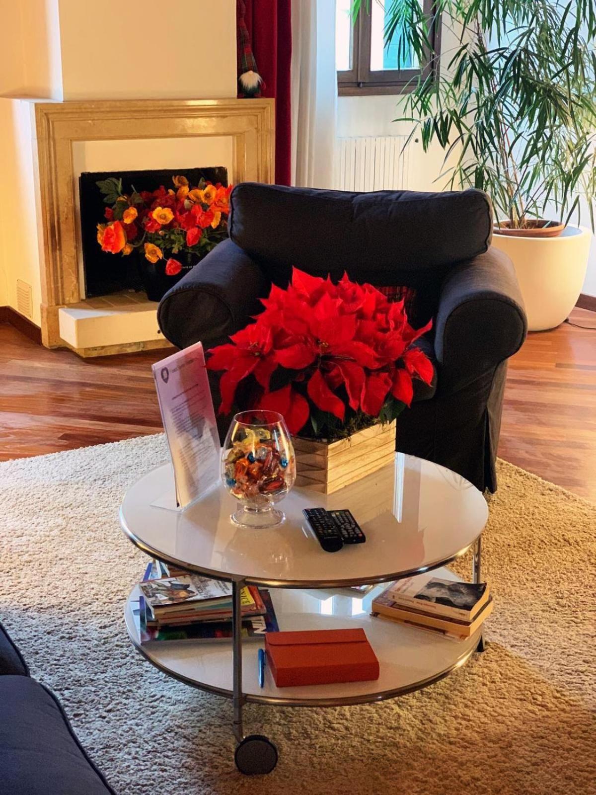 Elegant Terrace Apartment Near Piazza San Marco Last Floor No Lift Venedig Eksteriør billede