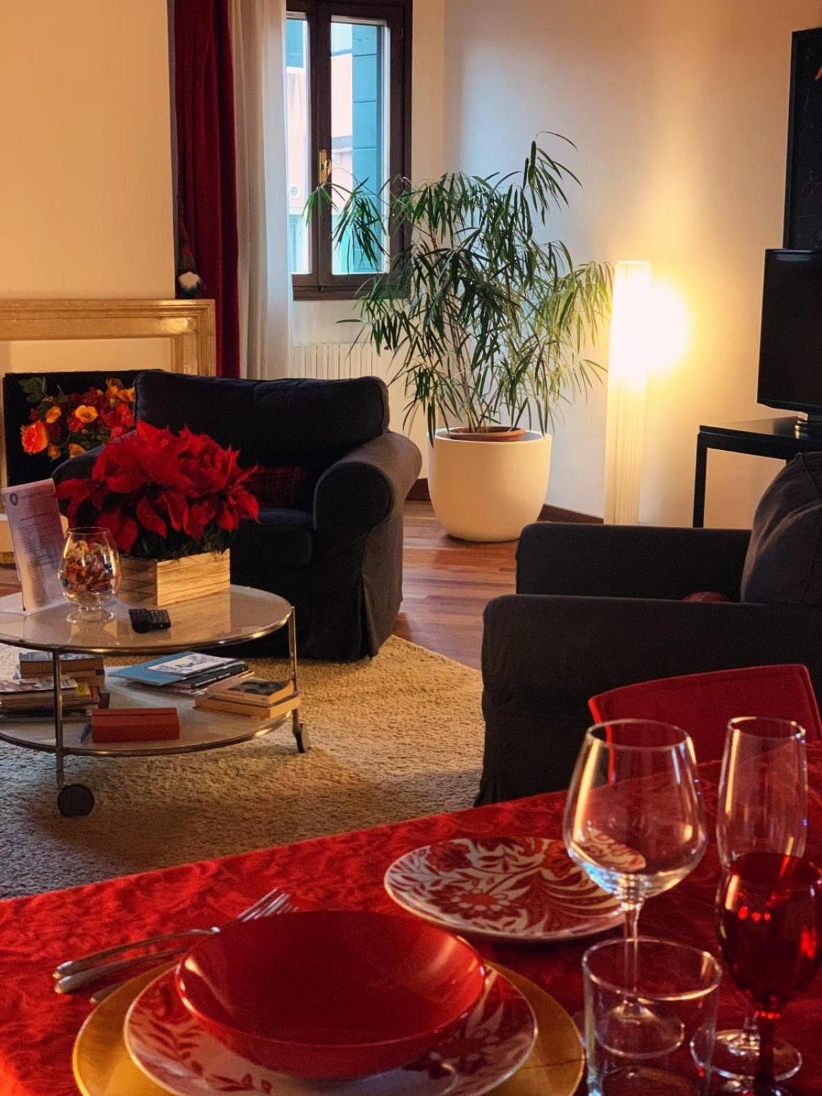 Elegant Terrace Apartment Near Piazza San Marco Last Floor No Lift Venedig Eksteriør billede