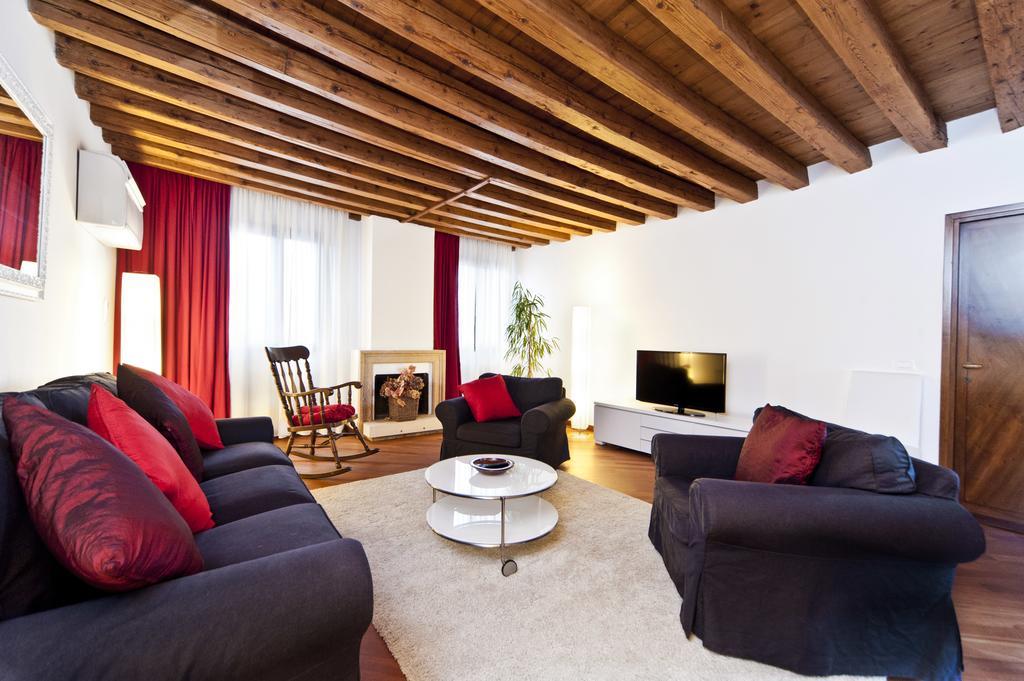 Elegant Terrace Apartment Near Piazza San Marco Last Floor No Lift Venedig Eksteriør billede