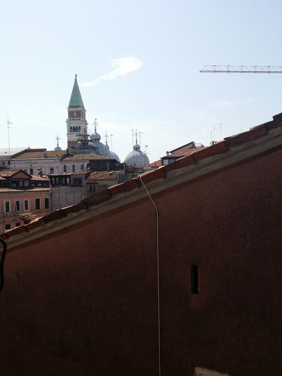 Elegant Terrace Apartment Near Piazza San Marco Last Floor No Lift Venedig Eksteriør billede
