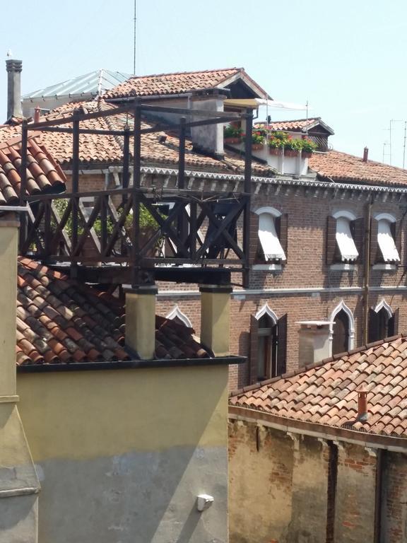 Elegant Terrace Apartment Near Piazza San Marco Last Floor No Lift Venedig Eksteriør billede