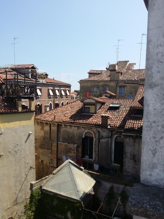 Elegant Terrace Apartment Near Piazza San Marco Last Floor No Lift Venedig Eksteriør billede