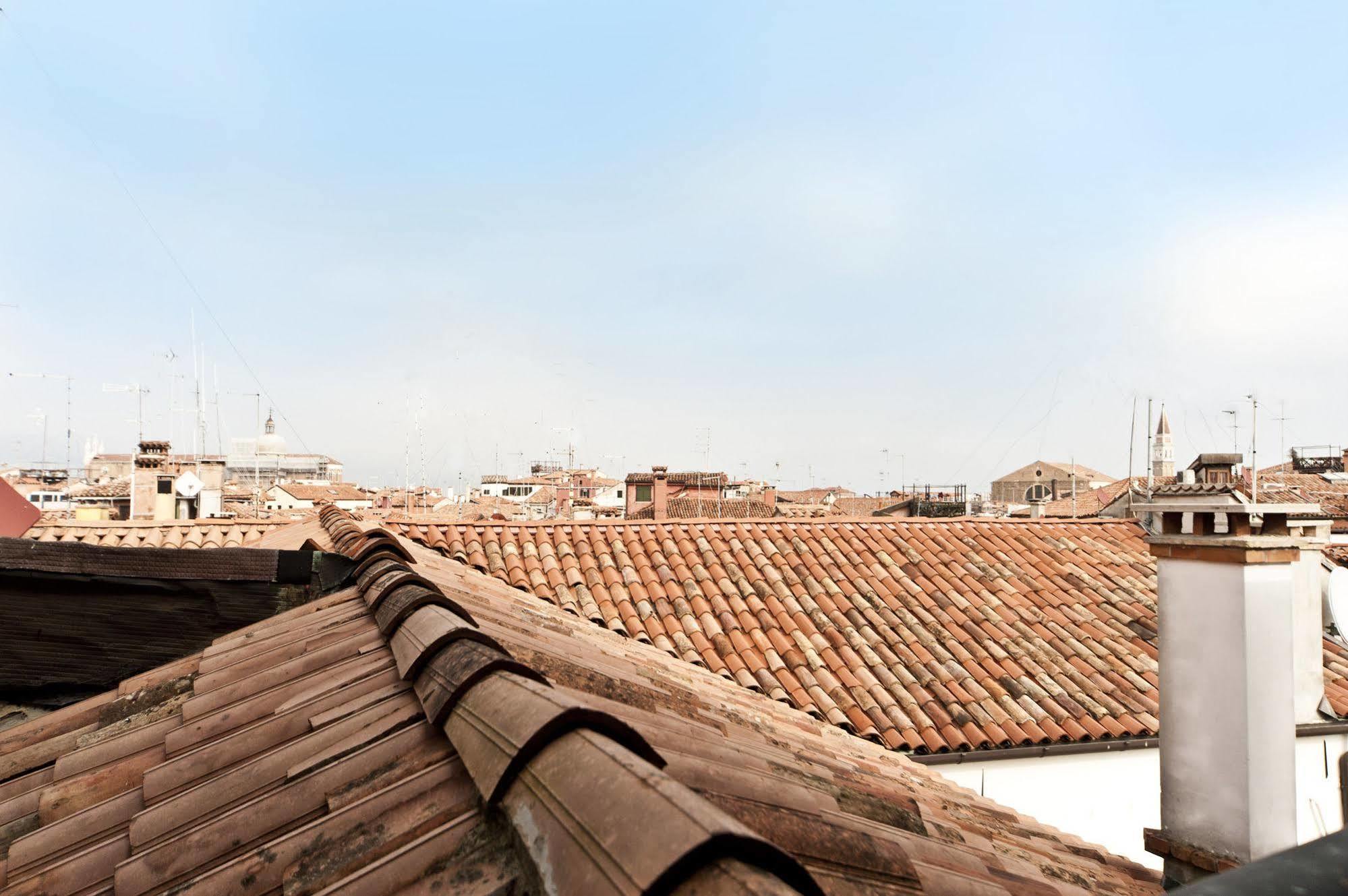 Elegant Terrace Apartment Near Piazza San Marco Last Floor No Lift Venedig Eksteriør billede
