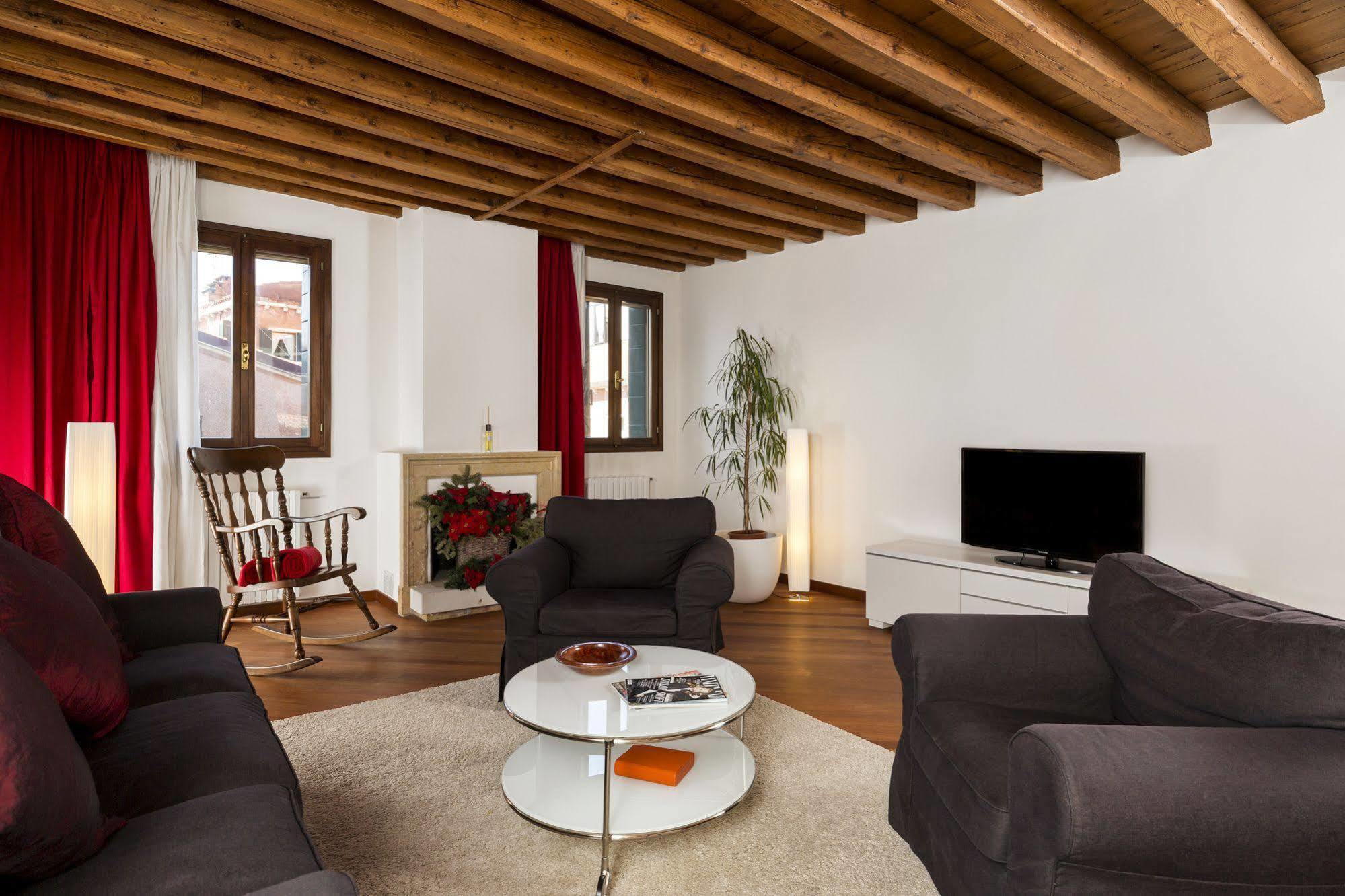 Elegant Terrace Apartment Near Piazza San Marco Last Floor No Lift Venedig Eksteriør billede