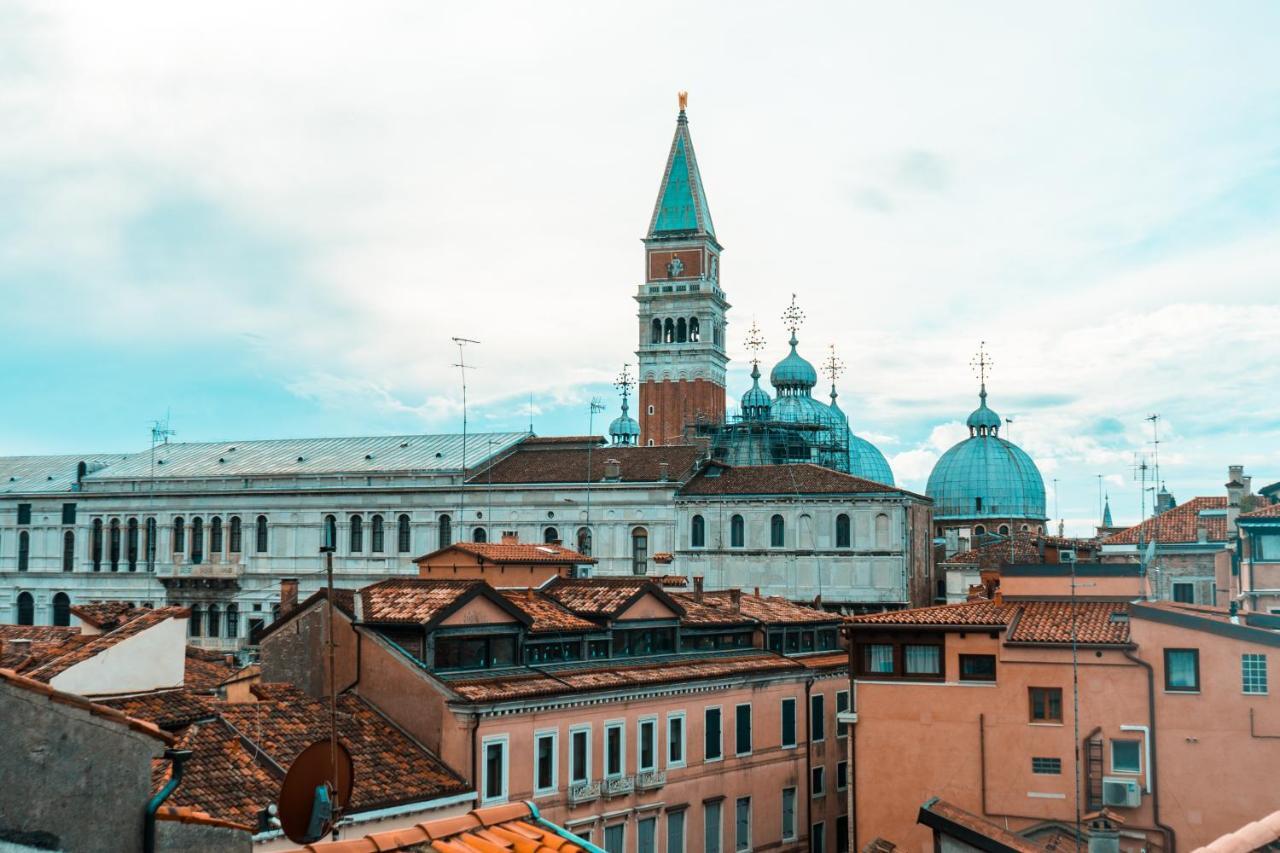 Elegant Terrace Apartment Near Piazza San Marco Last Floor No Lift Venedig Eksteriør billede